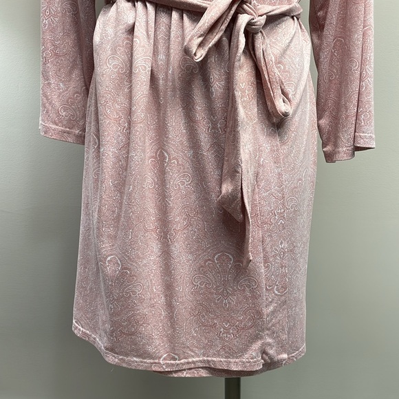 Tahari Belted Paisley Print Stretch Knit Robe Lace Shoulder Accents M - Picture 4 of 16